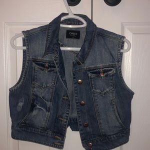 Cropped jean jacket